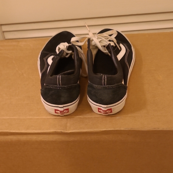 Vans Off The Wall Men's Black and White Low-Top Sneakers - Picture 5 of 7
